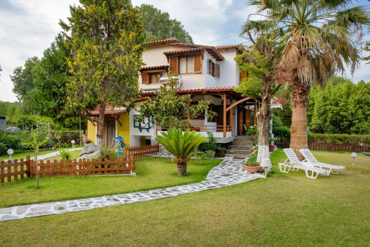 Villa Palmera Ierissos Exterior photo